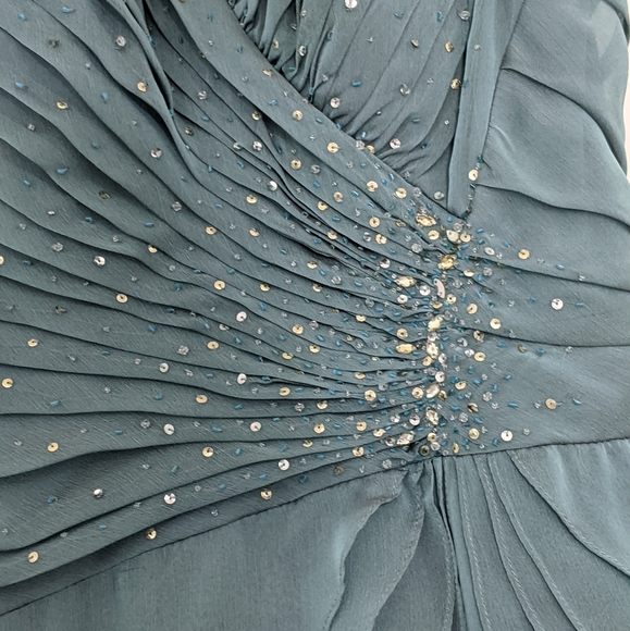 Dress - Picture 2 of 5